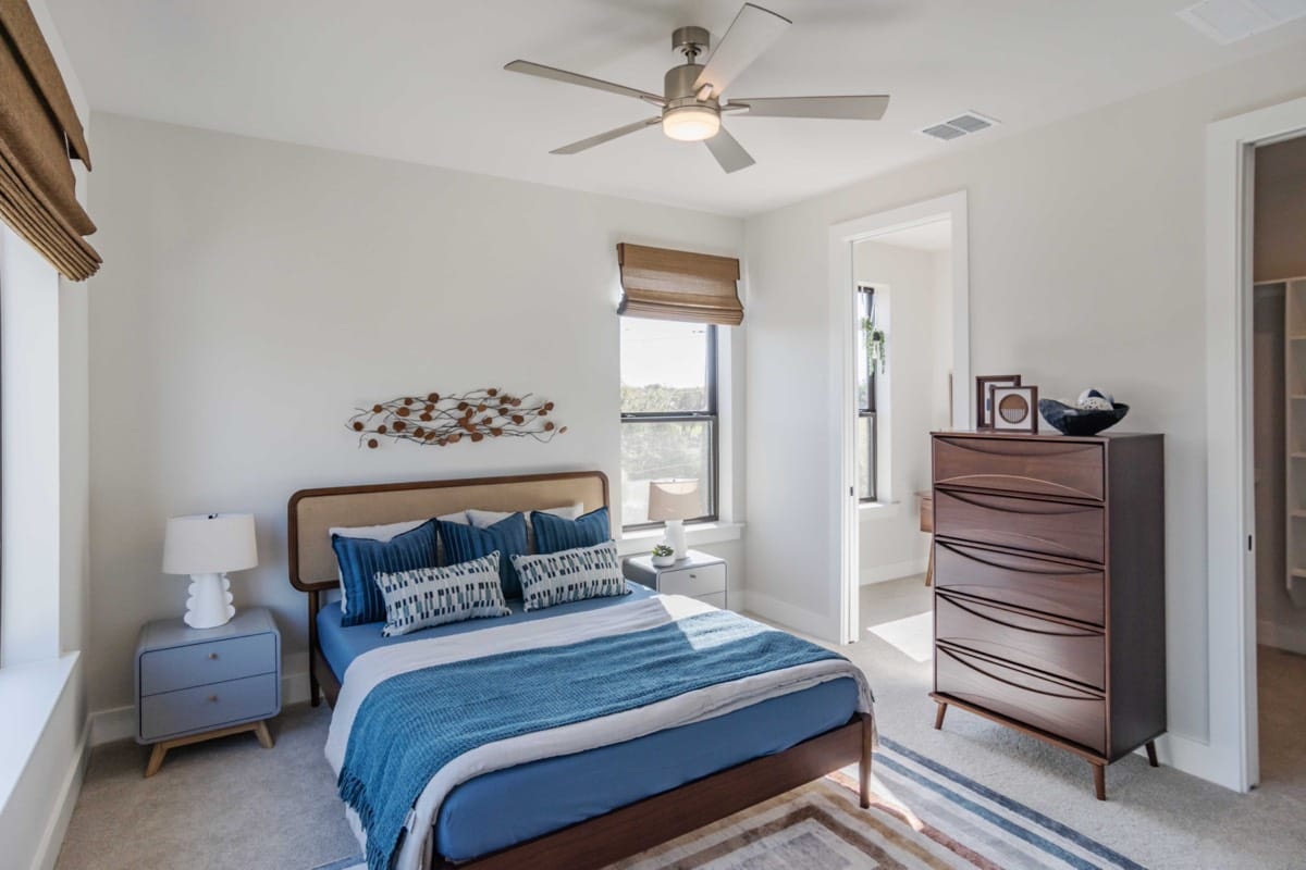 Guest bedroom